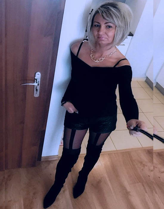 Katie (55 ans, Orléans)